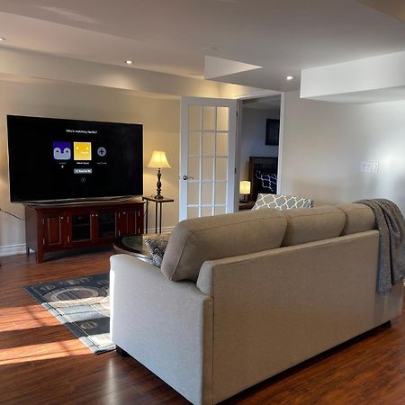 Cozy Lovely Ravine Facing Suite. Мисисага Екстериор снимка
