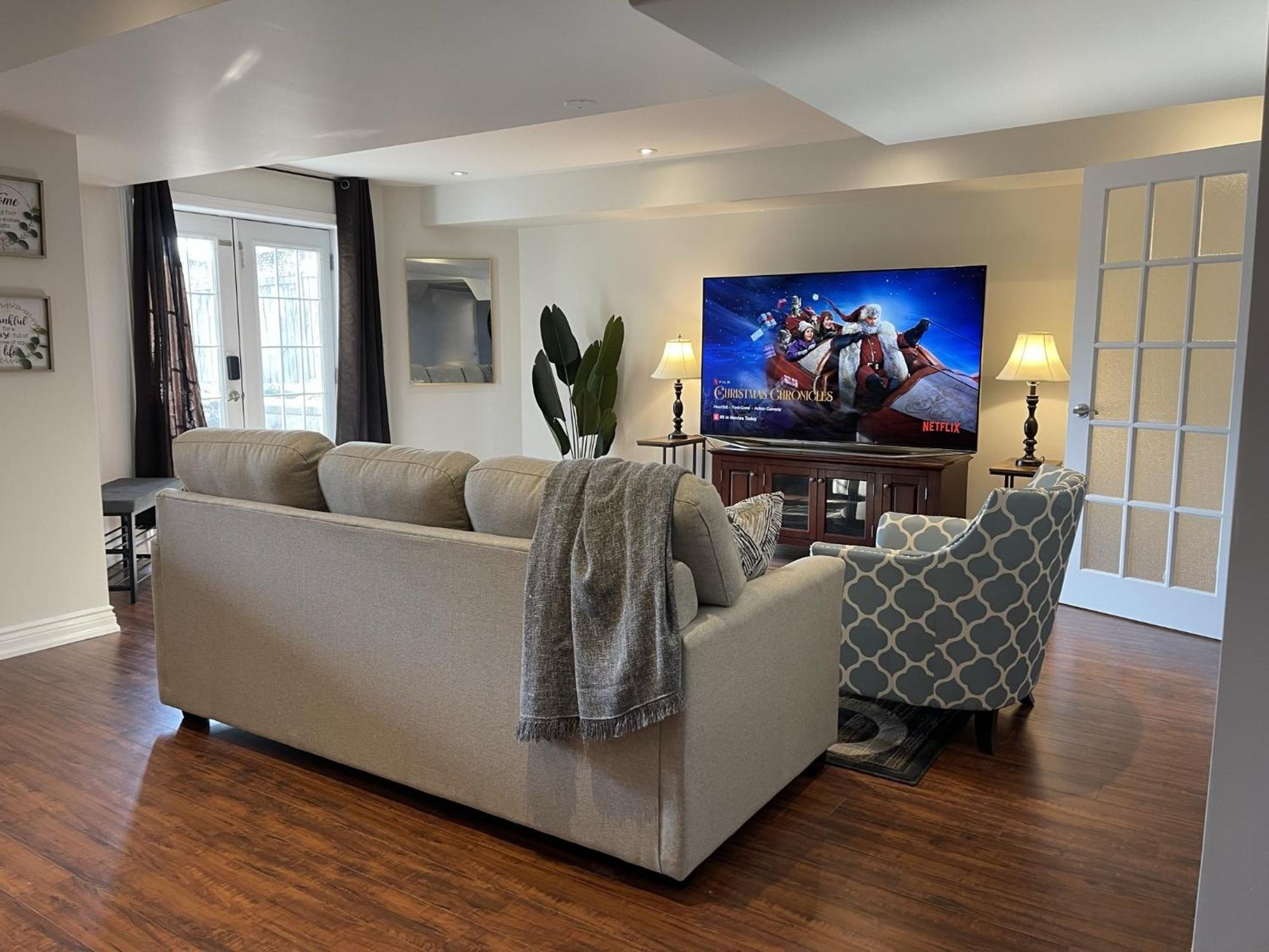 Cozy Lovely Ravine Facing Suite. Мисисага Екстериор снимка