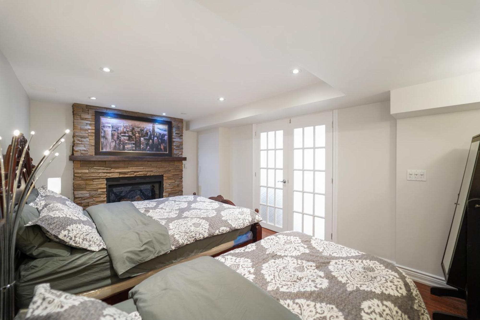 Cozy Lovely Ravine Facing Suite. Мисисага Екстериор снимка