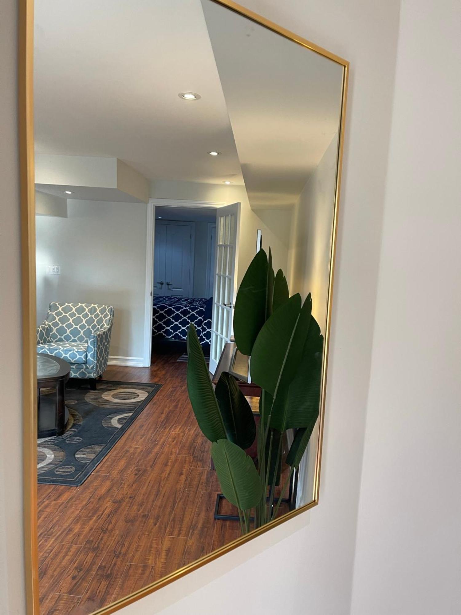 Cozy Lovely Ravine Facing Suite. Мисисага Екстериор снимка